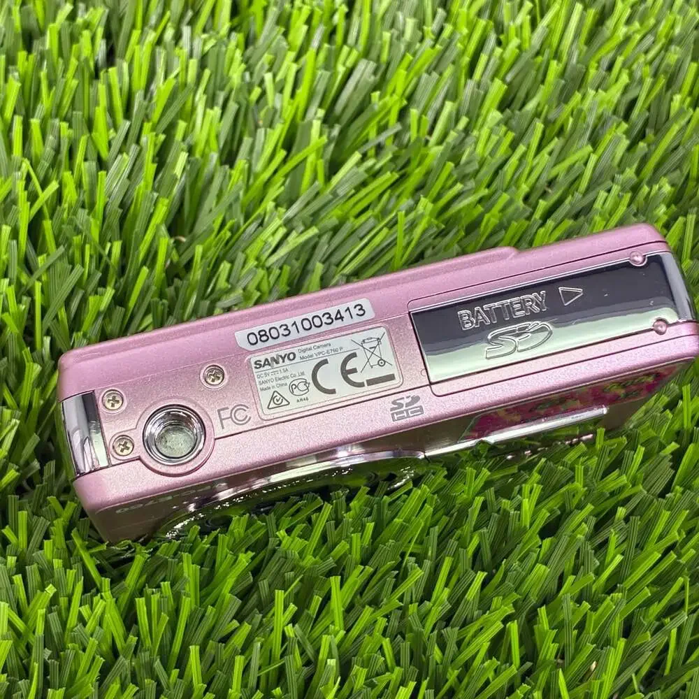Sanyo VPC-E760 7.1MP Pink Compact Digital Camera with Battery, Charger, and Memo